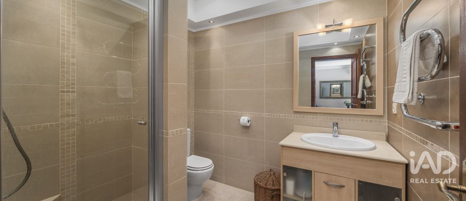 Quinta T4 em Santa Bárbara de Nexe de 400 m²