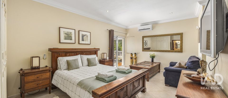 Quinta T4 em Santa Bárbara de Nexe de 400 m²