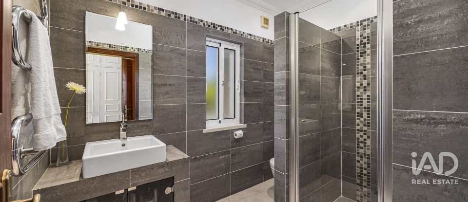 Quinta T4 em Santa Bárbara de Nexe de 400 m²