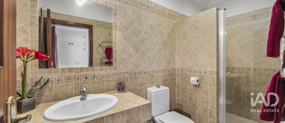 Quinta T4 em Santa Bárbara de Nexe de 400 m²