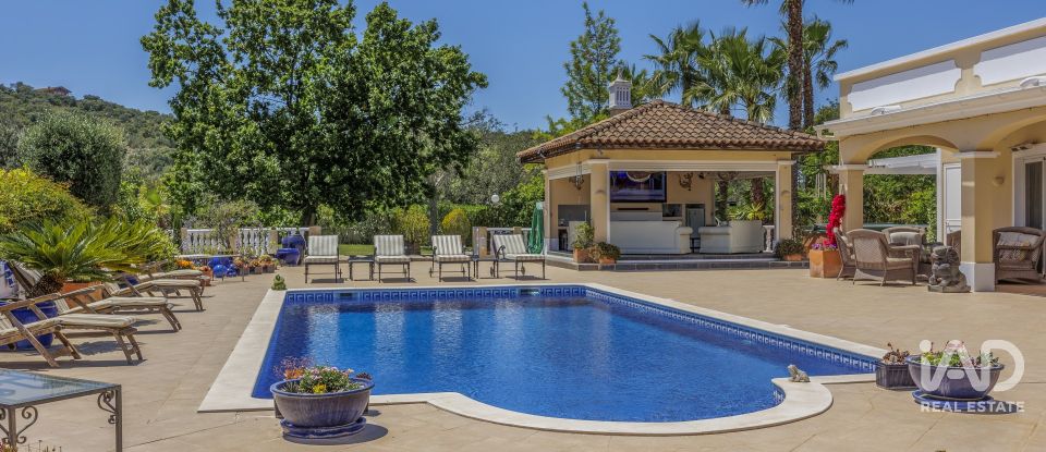 Quinta T4 em Santa Bárbara de Nexe de 400 m²