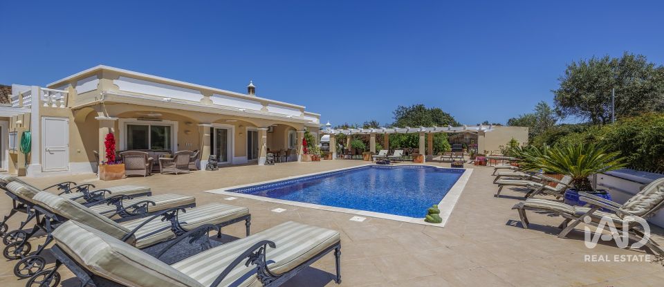 Quinta T4 em Santa Bárbara de Nexe de 400 m²