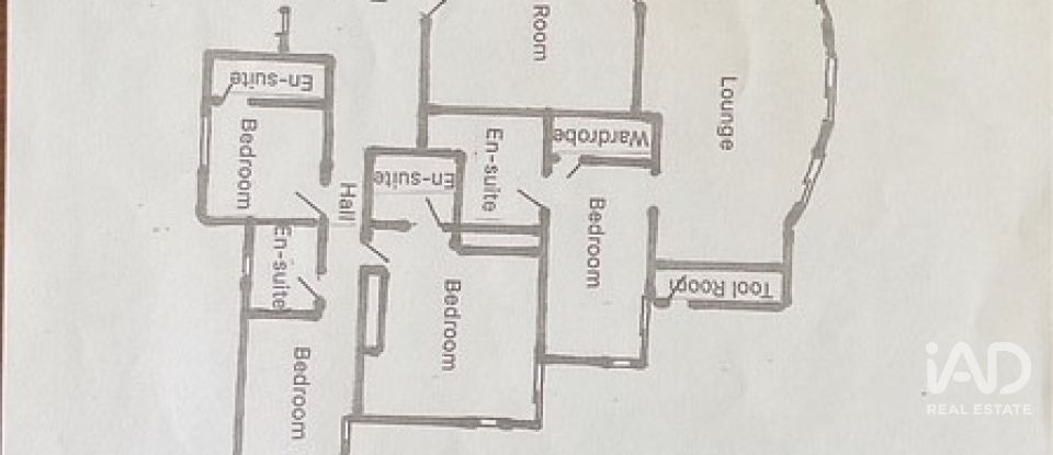 Quinta T4 em Santa Bárbara de Nexe de 400 m²