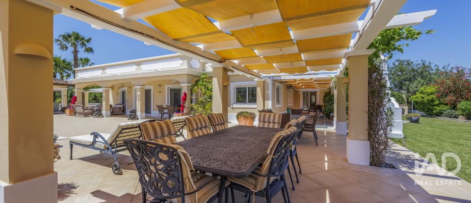 Quinta T4 em Santa Bárbara de Nexe de 400 m²