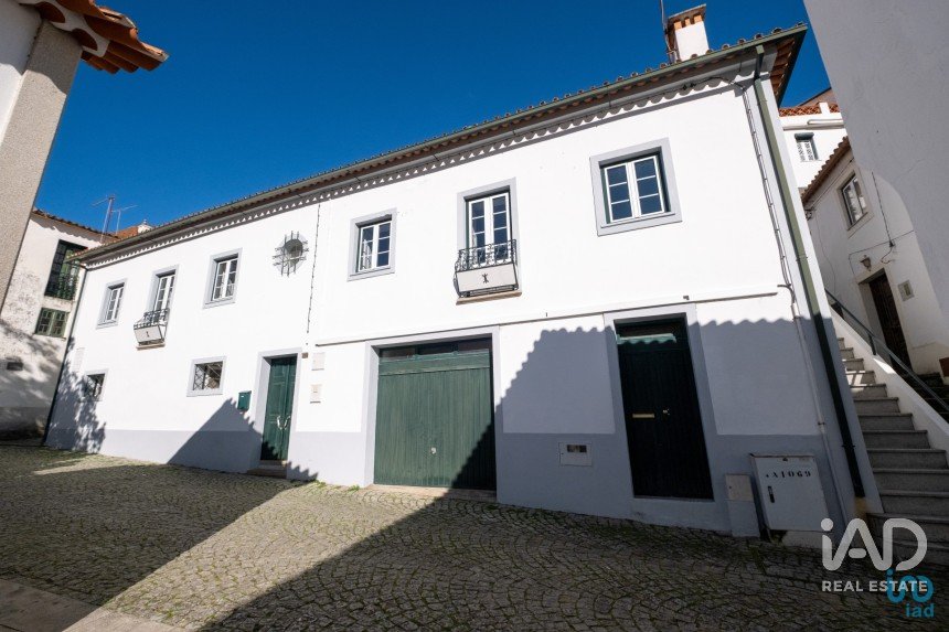 House T5 in Benfeita of 156 m²