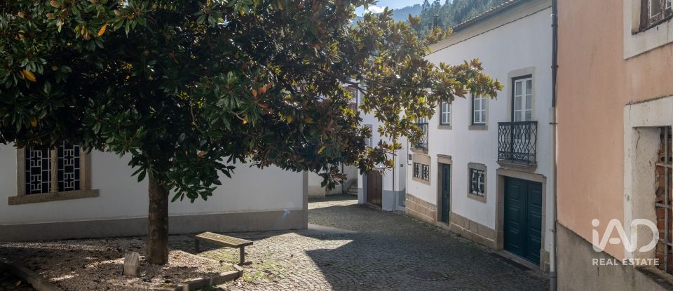 House T5 in Benfeita of 156 m²