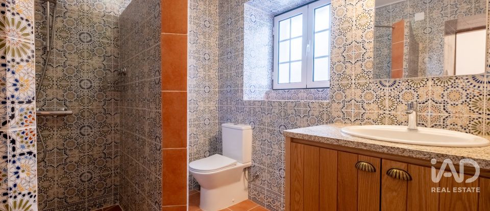 House T5 in Benfeita of 156 m²