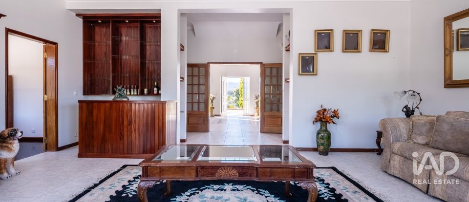 Moradia T4 em Figueira de Lorvão de 691 m²