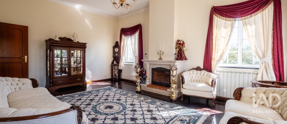 Moradia T4 em Figueira de Lorvão de 691 m²