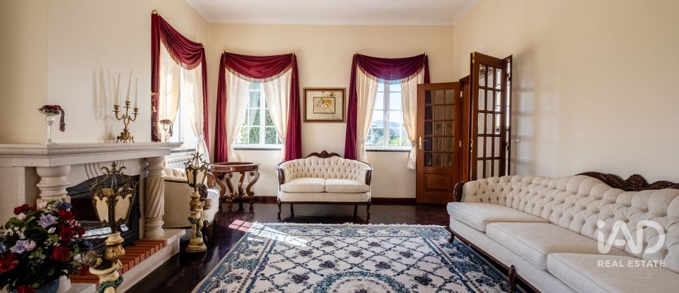 Moradia T4 em Figueira de Lorvão de 691 m²