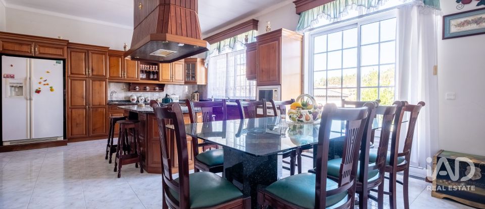 Moradia T4 em Figueira de Lorvão de 691 m²