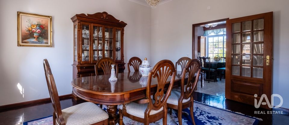 Moradia T4 em Figueira de Lorvão de 691 m²