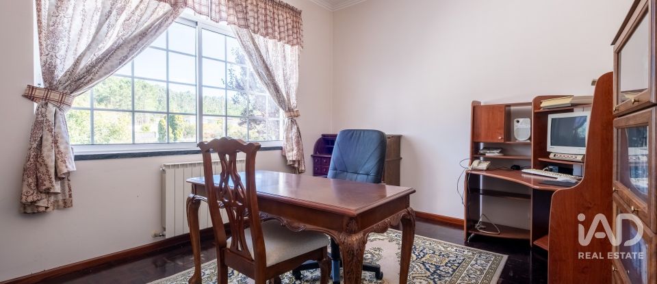 Moradia T4 em Figueira de Lorvão de 691 m²