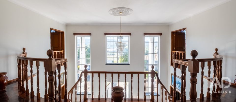 Moradia T4 em Figueira de Lorvão de 691 m²