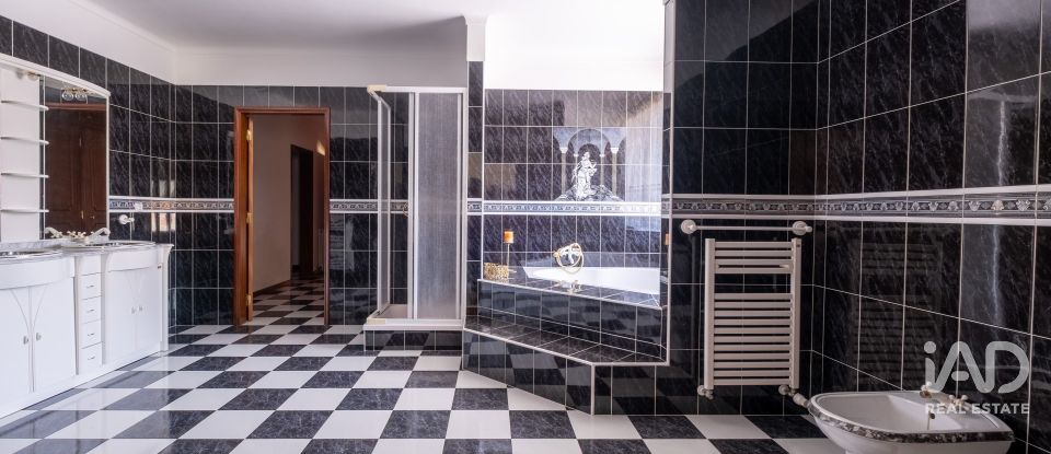 Moradia T4 em Figueira de Lorvão de 691 m²