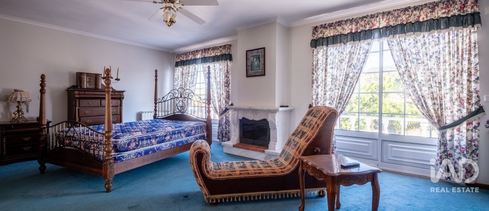 Moradia T4 em Figueira de Lorvão de 691 m²