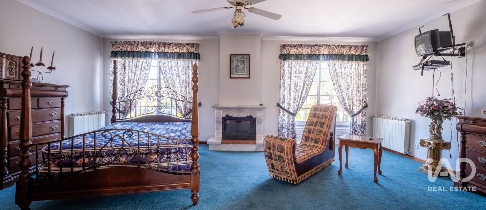 Moradia T4 em Figueira de Lorvão de 691 m²