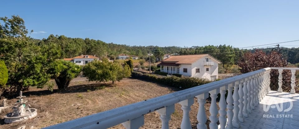 Moradia T4 em Figueira de Lorvão de 691 m²