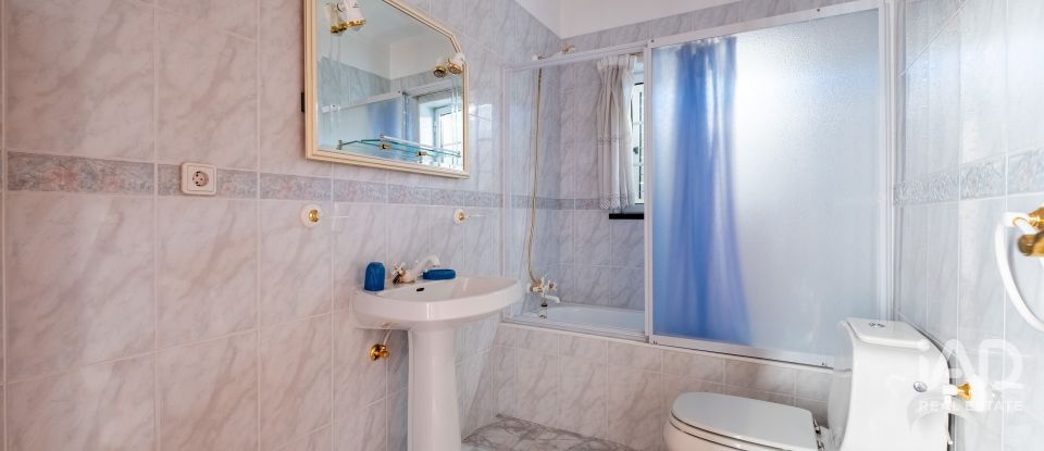 Moradia T4 em Figueira de Lorvão de 691 m²