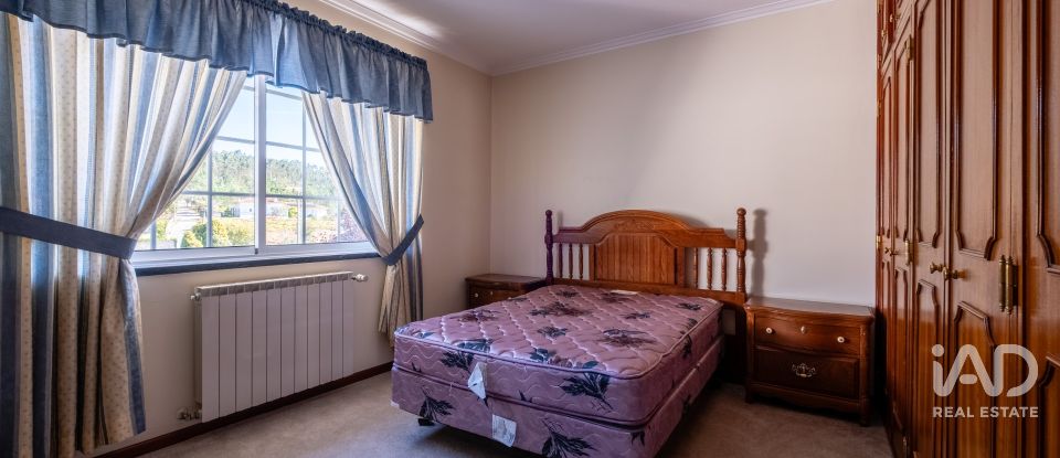 Moradia T4 em Figueira de Lorvão de 691 m²