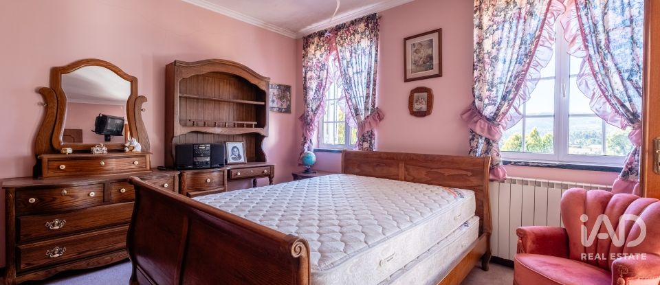 Moradia T4 em Figueira de Lorvão de 691 m²