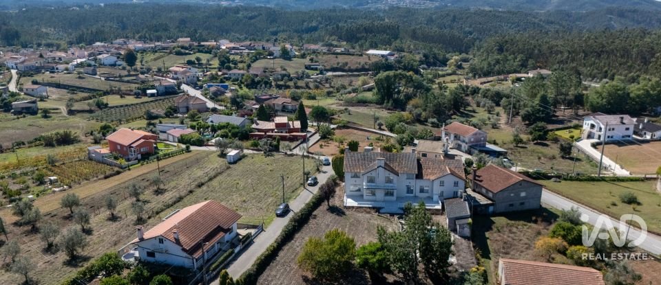 Moradia T4 em Figueira de Lorvão de 691 m²