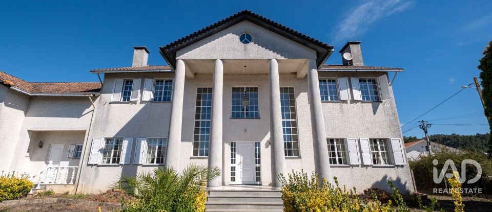 Moradia T4 em Figueira de Lorvão de 691 m²