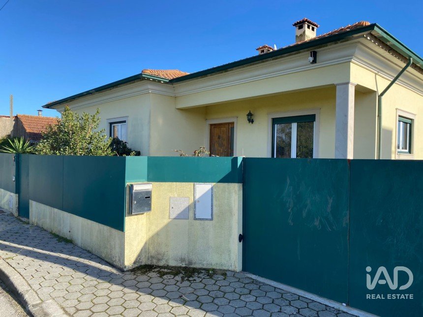 Moradia T3 em Bustos, Troviscal e Mamarrosa de 133 m²