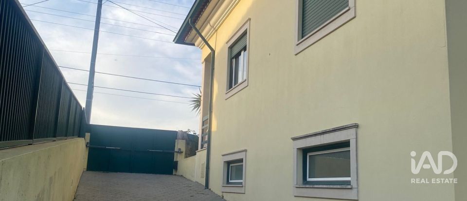 Moradia T3 em Bustos, Troviscal e Mamarrosa de 133 m²