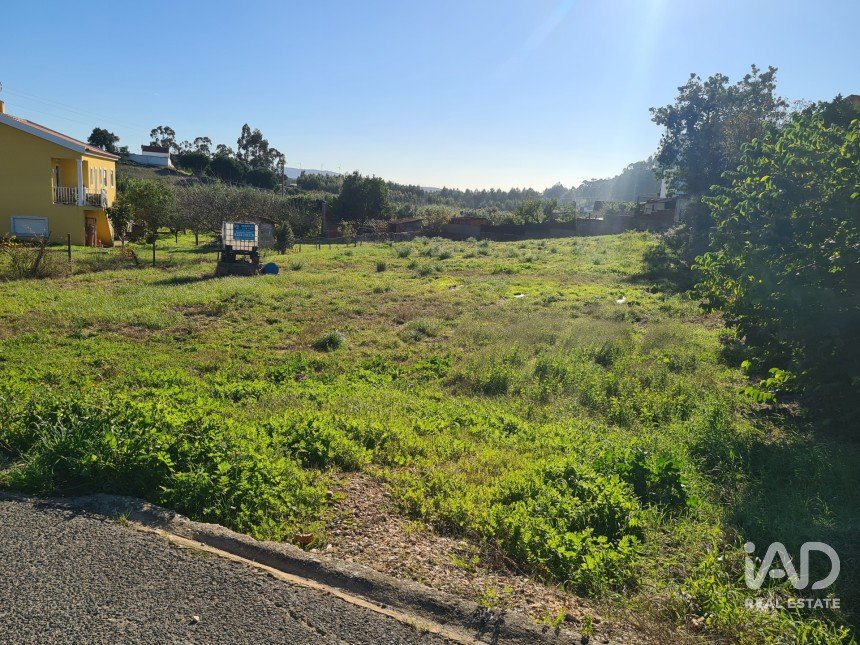 Terreno urbano em Campelos e Outeiro da Cabeça de 1 268 m²