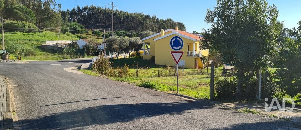 Terreno urbano em Campelos e Outeiro da Cabeça de 1 268 m²
