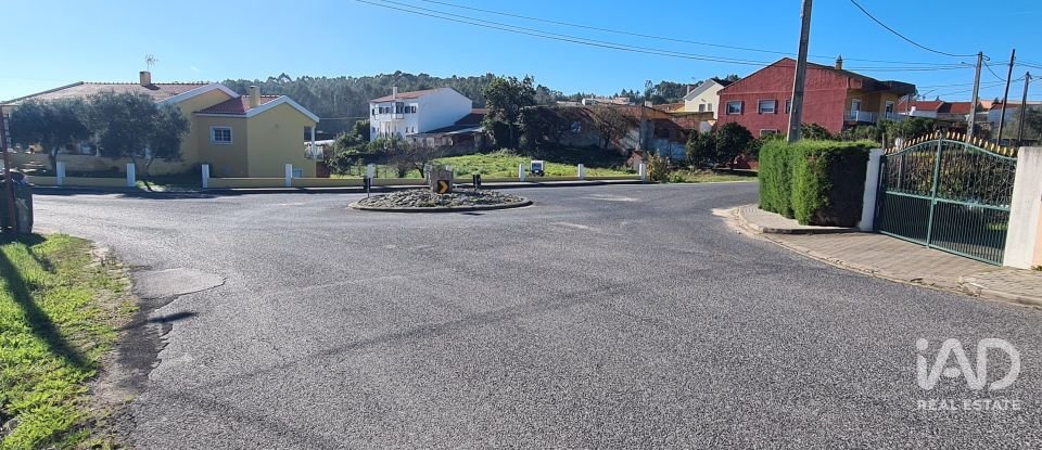 Terreno urbano em Campelos e Outeiro da Cabeça de 1 268 m²