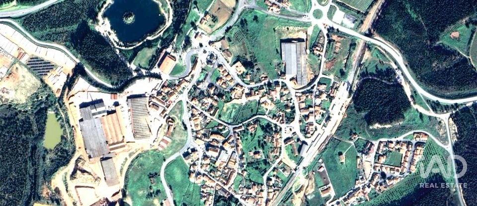 Terreno urbano em Campelos e Outeiro da Cabeça de 1 268 m²