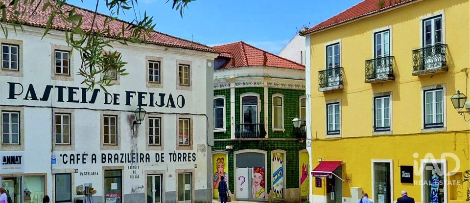 Terreno urbano em Campelos e Outeiro da Cabeça de 1 268 m²