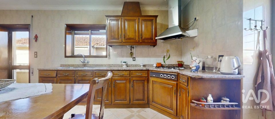 Casa com espaço comercial T4 em Águas Santas de 400 m²