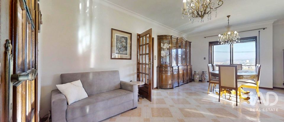 Casa com espaço comercial T4 em Águas Santas de 400 m²