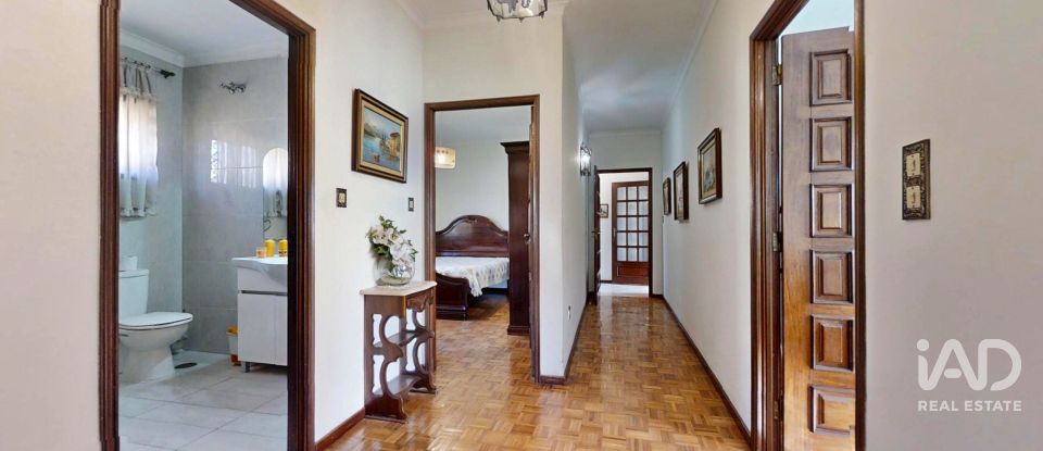 Casa com espaço comercial T4 em Águas Santas de 400 m²