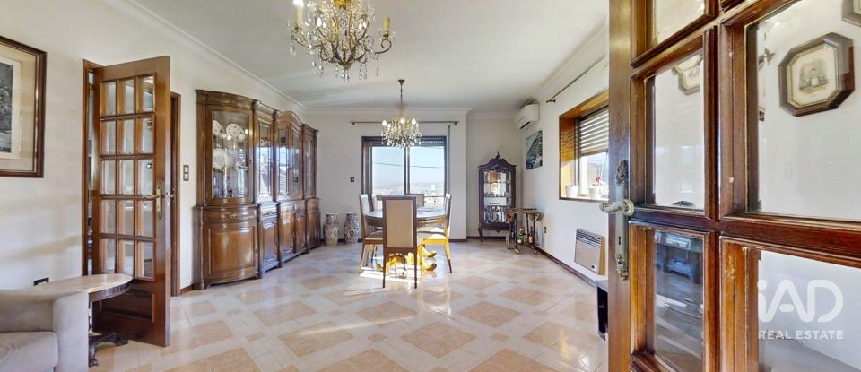 Casa com espaço comercial T4 em Águas Santas de 400 m²