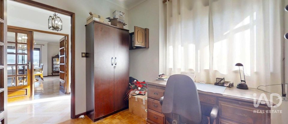 Casa com espaço comercial T4 em Águas Santas de 400 m²