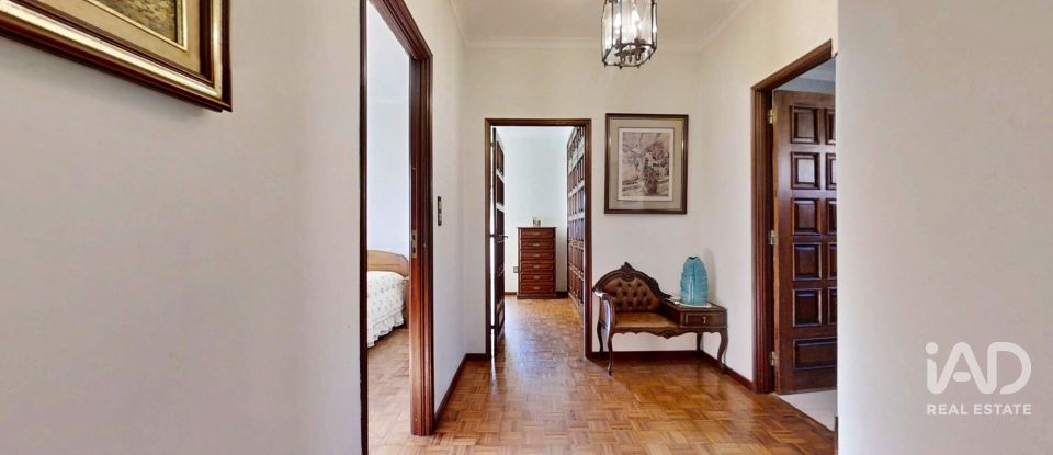 Casa com espaço comercial T4 em Águas Santas de 400 m²