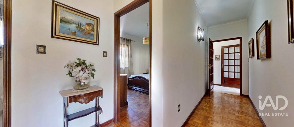 Casa com espaço comercial T4 em Águas Santas de 400 m²