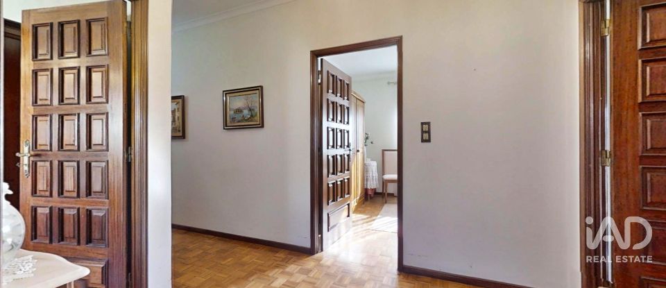 Casa com espaço comercial T4 em Águas Santas de 400 m²