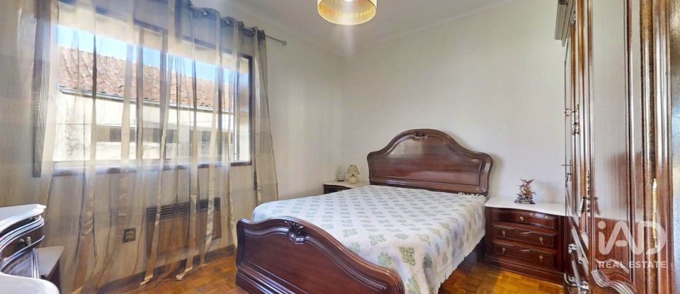 Casa com espaço comercial T4 em Águas Santas de 400 m²