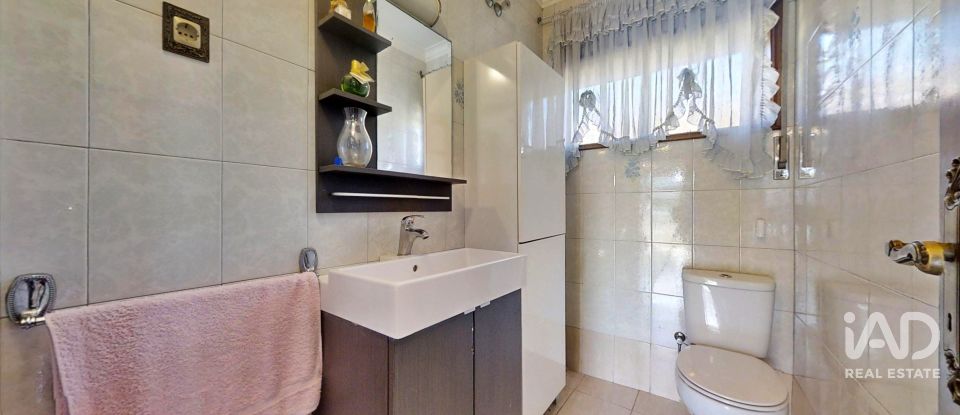 Casa com espaço comercial T4 em Águas Santas de 400 m²