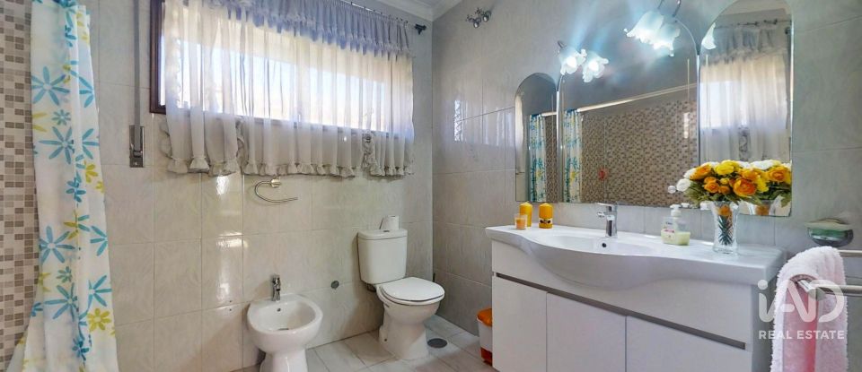 Casa com espaço comercial T4 em Águas Santas de 400 m²