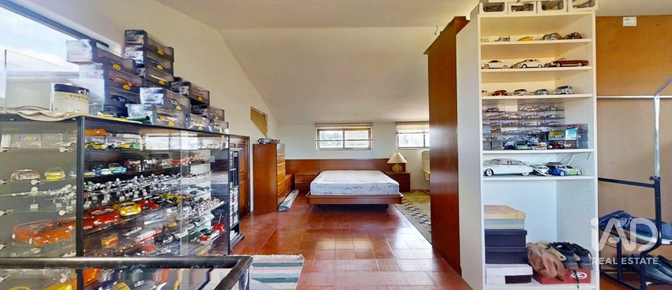 Casa com espaço comercial T4 em Águas Santas de 400 m²