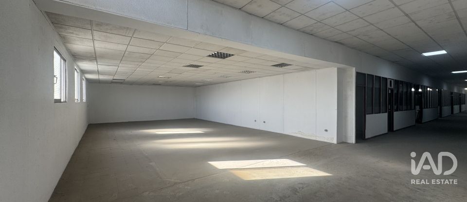 Hangar em Camarate, Unhos e Apelação de 2 150 m²