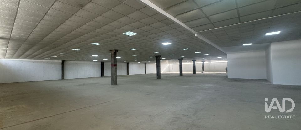 Hangar em Camarate, Unhos e Apelação de 2 150 m²