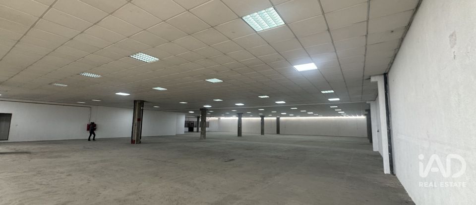 Hangar em Camarate, Unhos e Apelação de 2 150 m²
