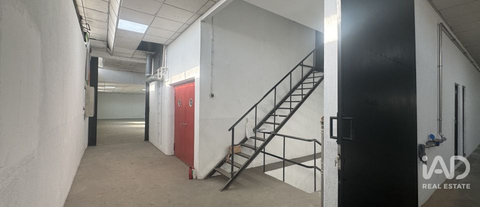 Hangar em Camarate, Unhos e Apelação de 2 150 m²